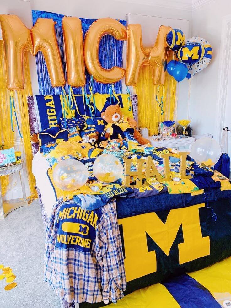 College bed party with blue and white dorm decor